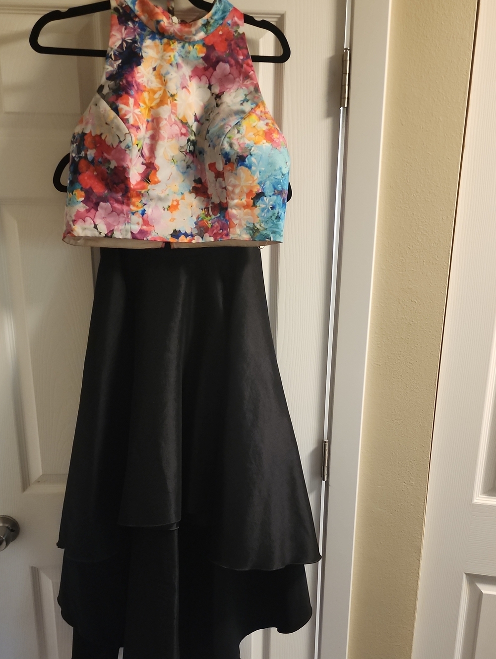 Floral Crop Top with Black High-Low Skirt - Women's Two-Piece Set